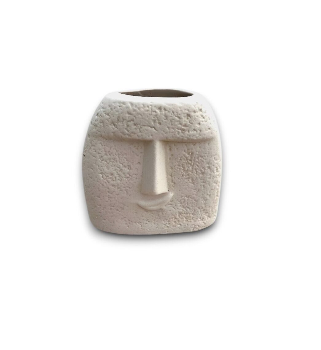 Vaso Sorriso ceramic vase with a whimsical smiley face design, ideal for playful living room décor