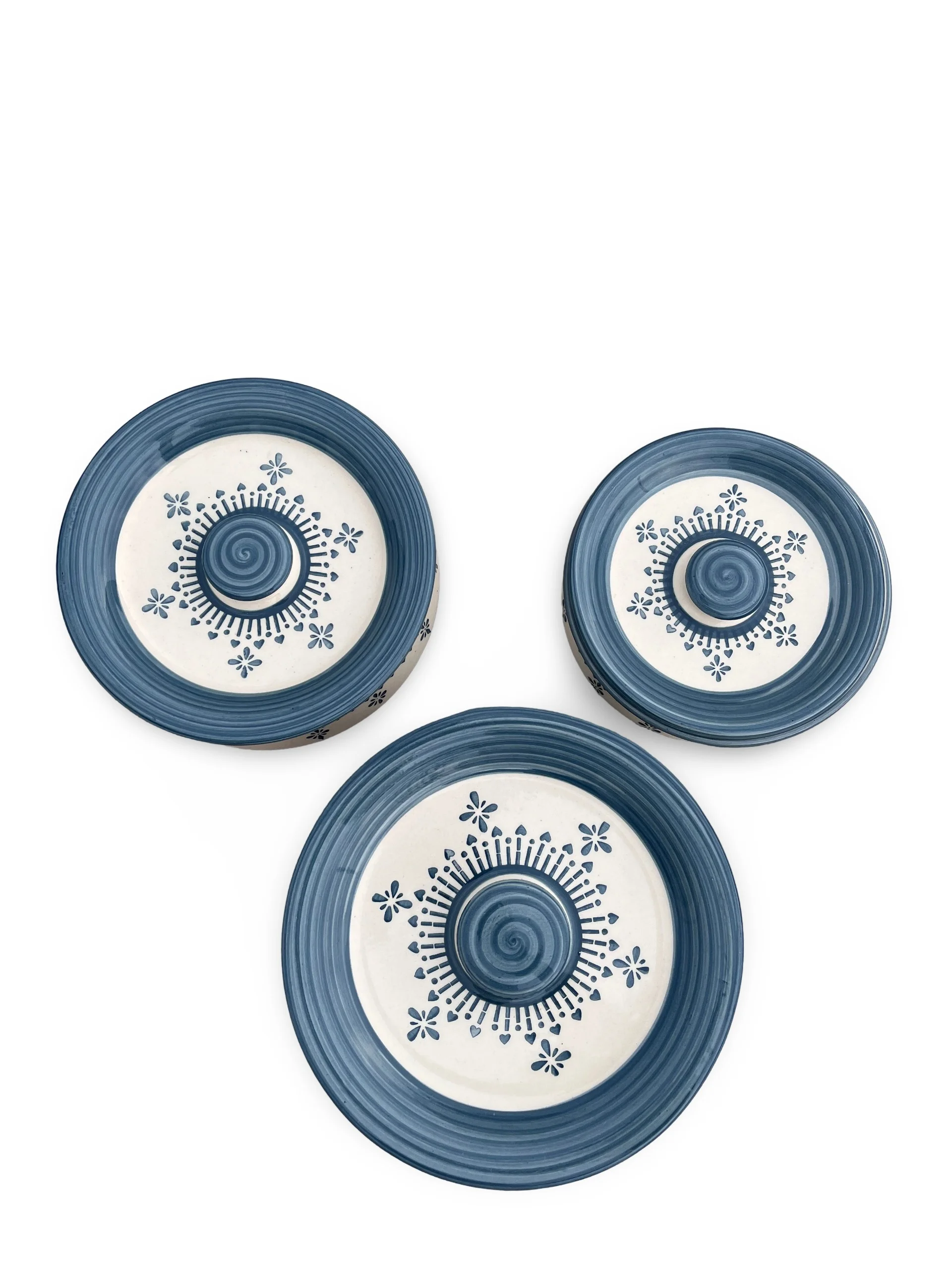 Indaco Fior casserole set of 3 with indigo floral design, great for serving and keeping food warm
