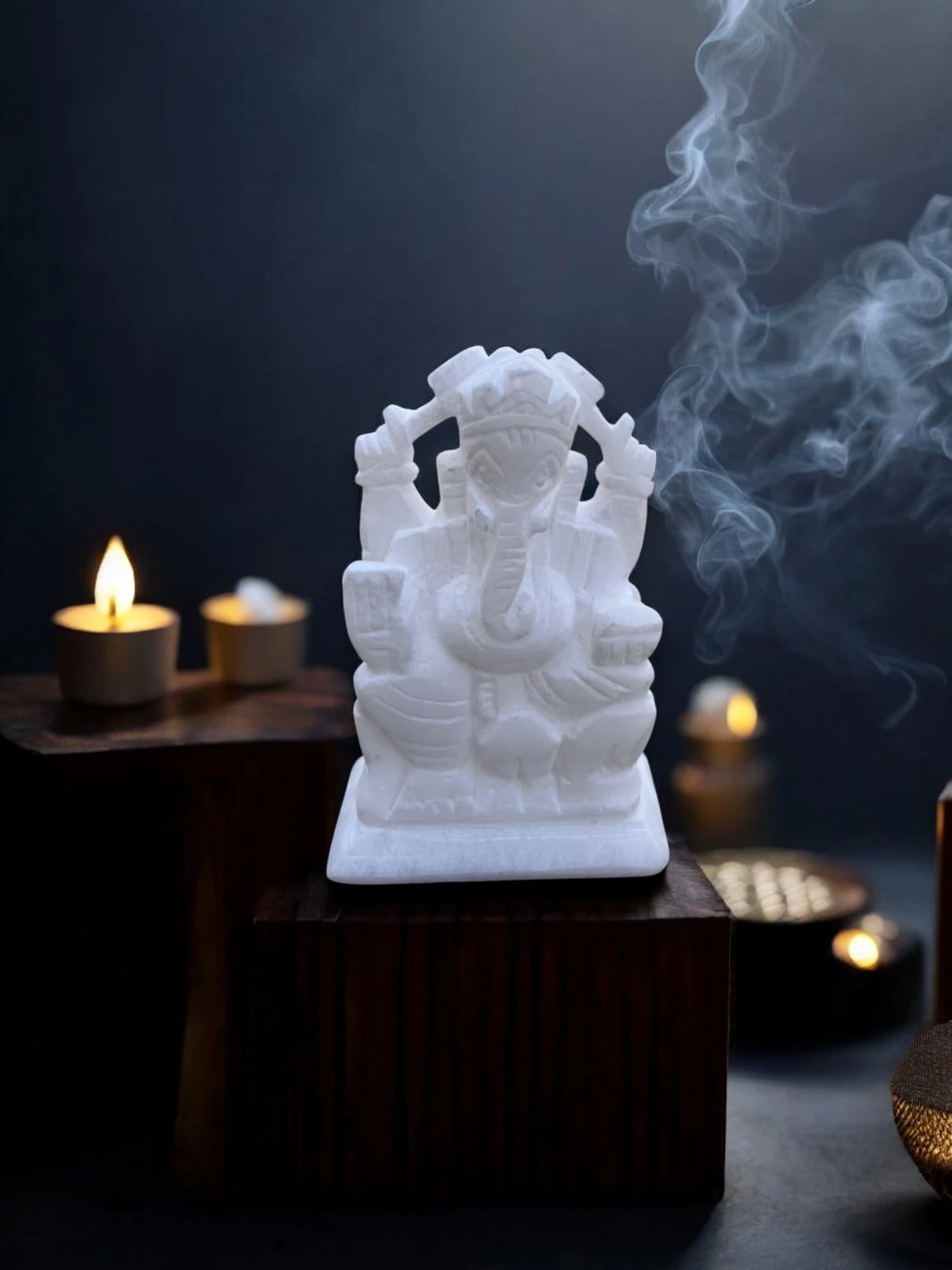 Vighnaharta marble mini sculpture – white Ganesha idol for decor and blessing