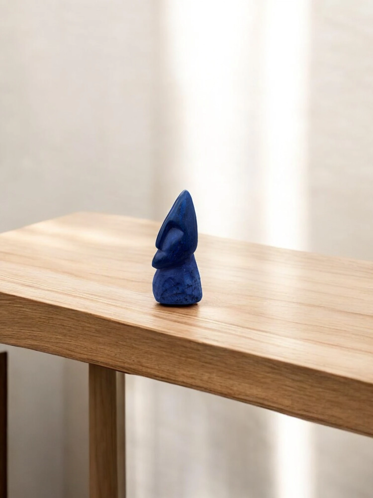 Spirito Calmo mini sculpture – beige stone face sculpture for home decor