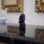 Volti Antichi mini sculpture – earthy-toned ancient stone face sculpture