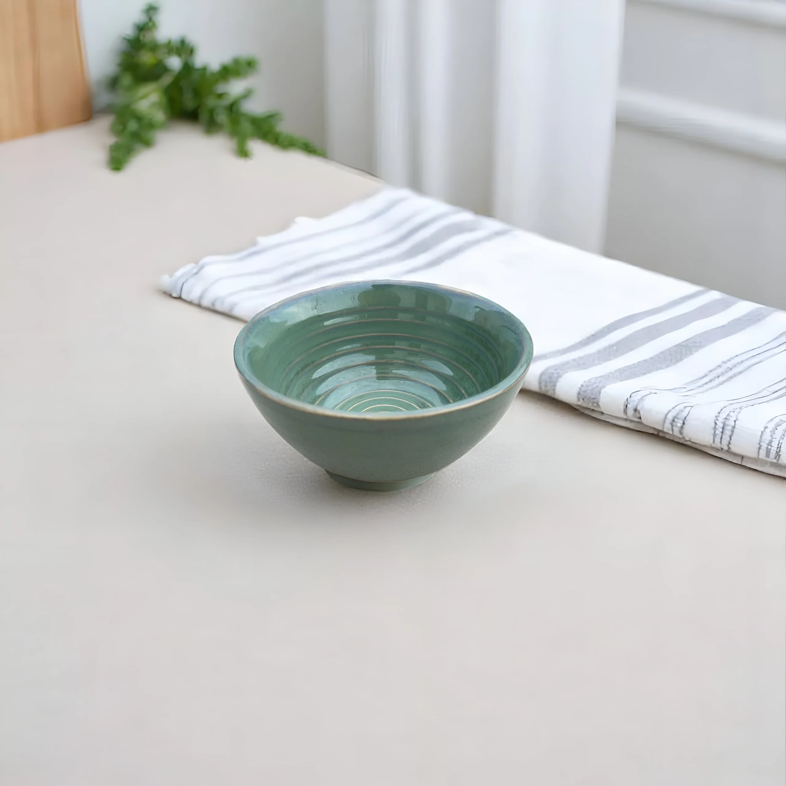 Nebulosa ceramic serving bowl with nebula-inspired design for artistic dining