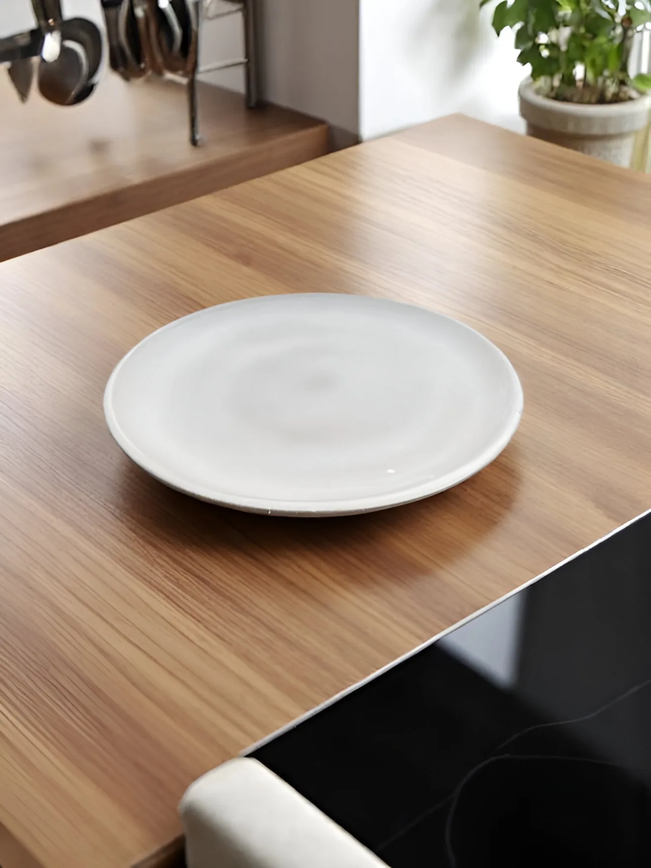 Meteo – Sky-inspired ceramic plate with natural design